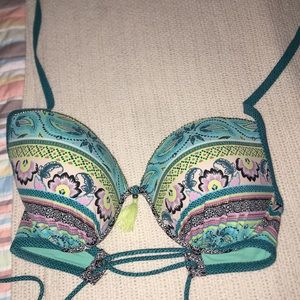Women’s bathing suit top